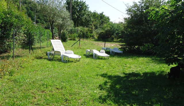 Dog-friendly gîte with large enclosed garden 20 minutes from Lac du Salagou