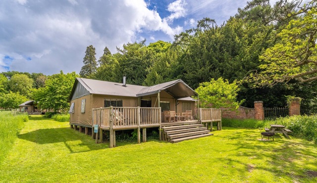 Dog friendly glamping stay, Osprey, Exton Park, Rutland