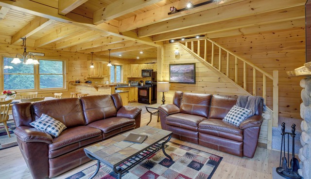 Dog-Friendly Greenwood Cabin < 1 Mi to Mt Abram!