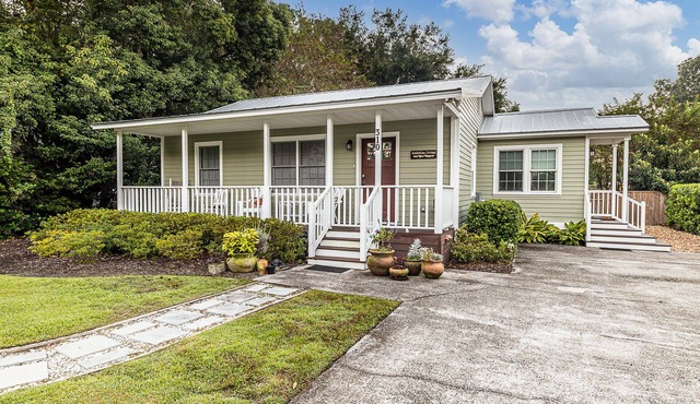 Dog Friendly! Huge Privacy Fenced Backyard! Close to Beaches!