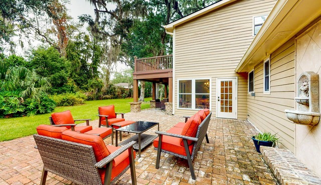 Dog-friendly home with central AC, washer/dryer & spacious backyard - near beach