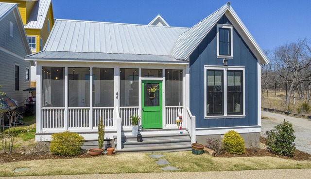 Dog friendly home in Carlton Landing, Oklahoma on Lake Eufaula