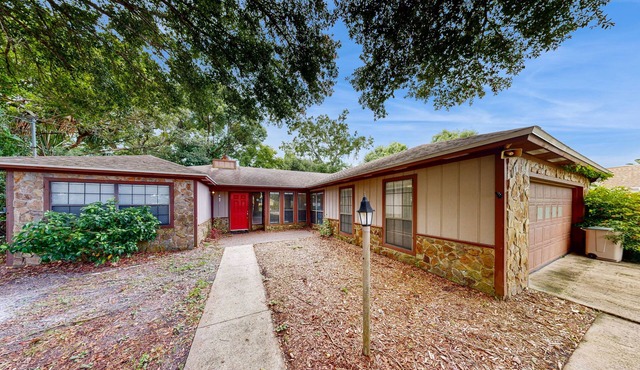 Dog-Friendly Home with outdoor patio and private gazebo