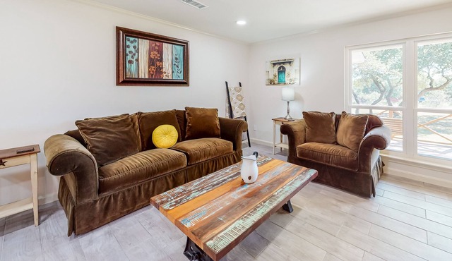 Dog-friendly home near breweries & wedding venues - game room & central AC