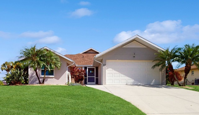 Dog friendly home with heating optional pool, lanai, and washer & dryer