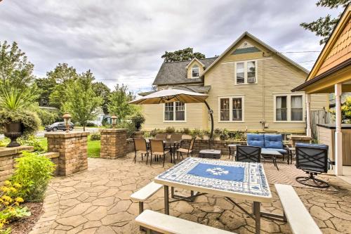 Dog-Friendly Home w/Balcony & Yard in Surgeon Bay