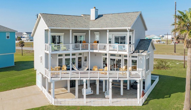 Dog Friendly Home w/Elevator, Great Gulf Views & Easy Beach Access