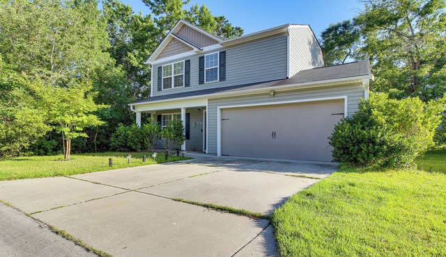 Dog-Friendly Home w/Pool Access Near Oak Island!