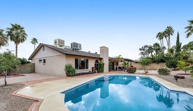 Dog-friendly home with private pool, central AC & W/D - snowbird-friendly