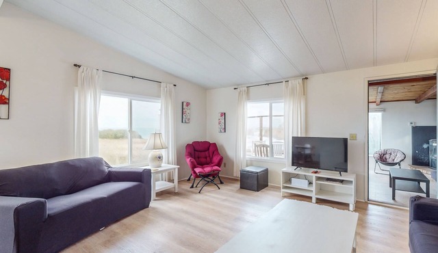 Dog-friendly home with private beach access, hot tub & stunning views