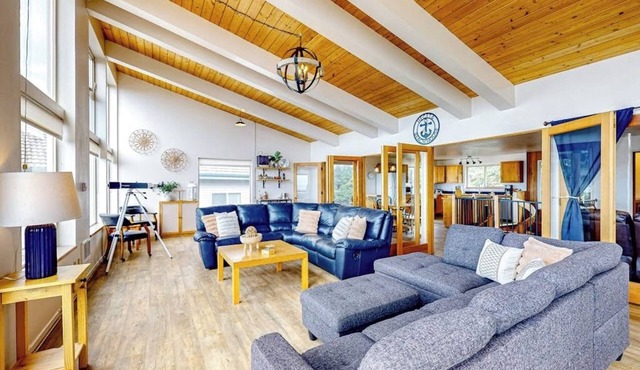 Dog-friendly home with amazing ocean & sunset views - walk to Ocean Way Beach