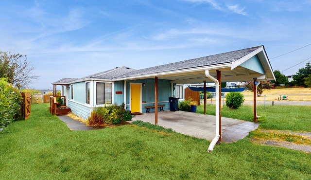 Dog-friendly home with Puget Sound views & walk to beach - located in Bush Point