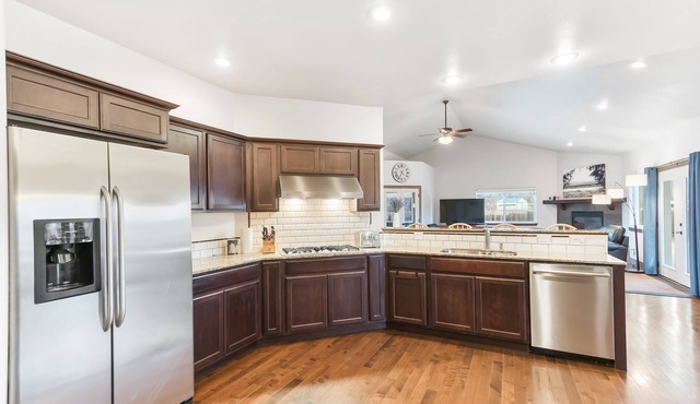 Dog-friendly home with deck, fenced yard, & firepit - walk to Lake Pend Orielle