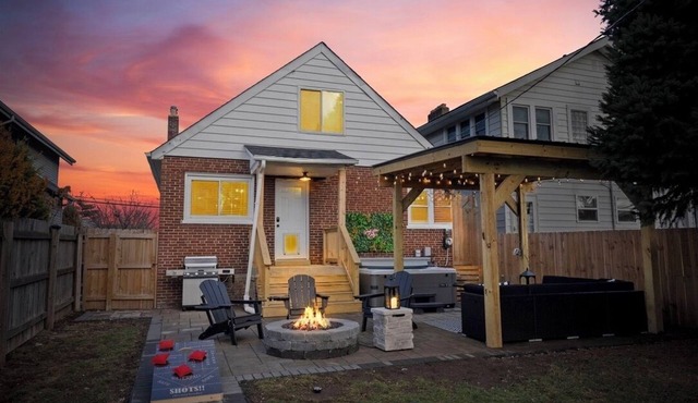 Dog-Friendly, Hot Tub+Private Theater, Game Room near German Village
