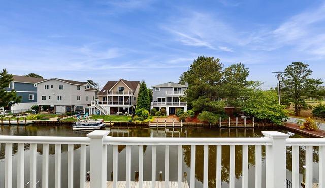 Dog-friendly house with bay views, spacious layout, & family-friendly amenities