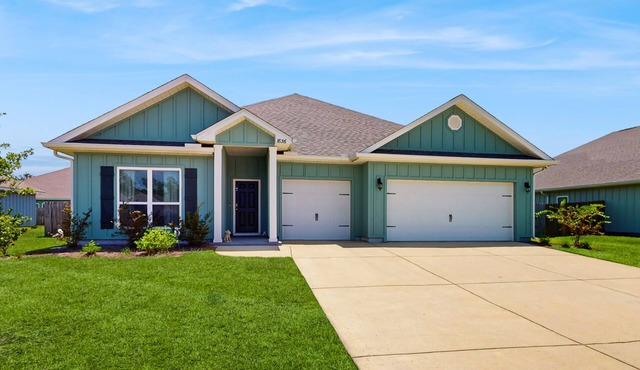 Dog-friendly house with in-ground pool, outdoor patio, and corn hole
