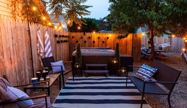 Dog-Friendly Hudson Valley Escape with Hot Tub & Jacuzzi