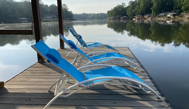 Dog-friendly Jackson Lake front! Large game room, Fire pit, 2 king beds-3 queen