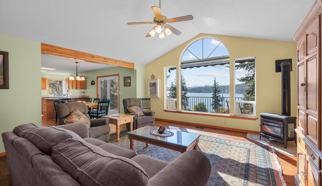 Dog-Friendly Lakeview Home w/Canoes & Game Room