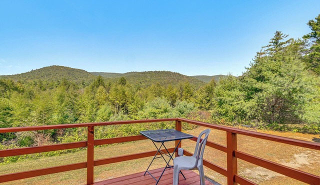Dog-Friendly Lake George Home: 3 Mi to Beach!
