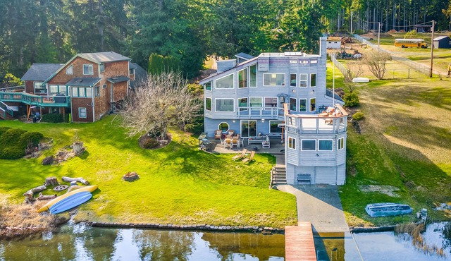 Dog-friendly, lakefront home with dock, deck and game room