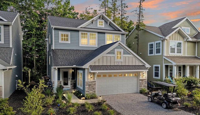 Dog-Friendly lakehouse with gameroom & patio. Golf Cart included for summer 2026