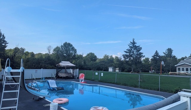 Dog-Friendly large rural Estate just outside Alex Bay with hot tub and pool!