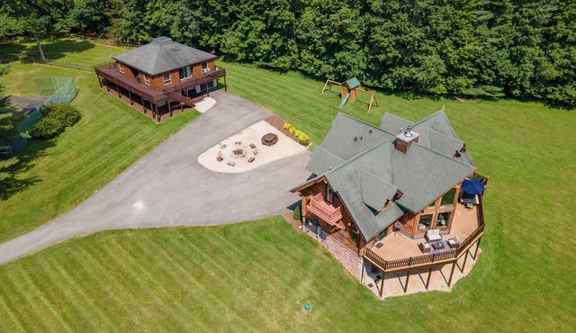 Dog Friendly Luxury Estate w/Fire Pit, Hot Tubs & Dock