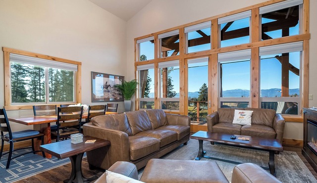 Dog Friendly Luxury Townhome on Golf Course