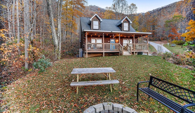 Dog-Friendly Mountain Cabin Near Lakes & Trails w/Free WiFi, W/D, Deck, Firepit