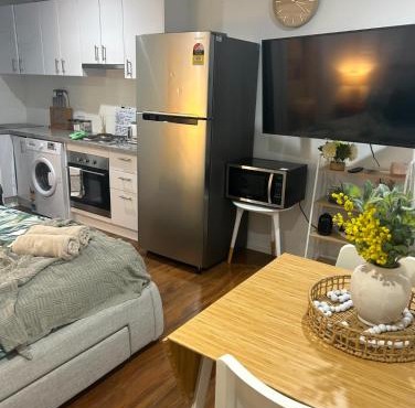 Dog friendly new humble abode In hotspot location