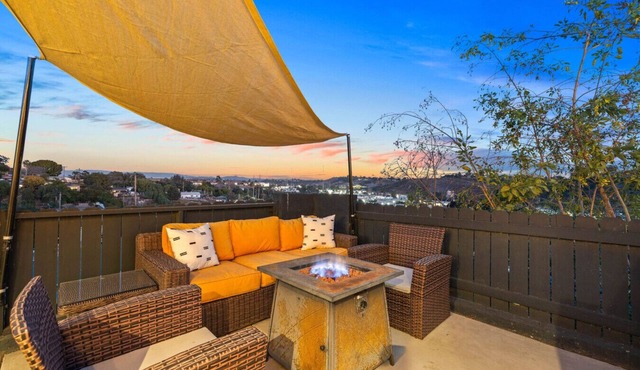 Dog-Friendly Oasis: Hot Tub, AC & Game Room