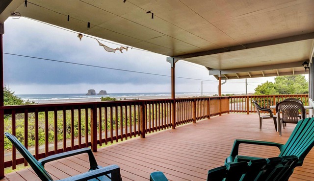 Dog Friendly Oceanfront House with Ocean Views Walk to Beach