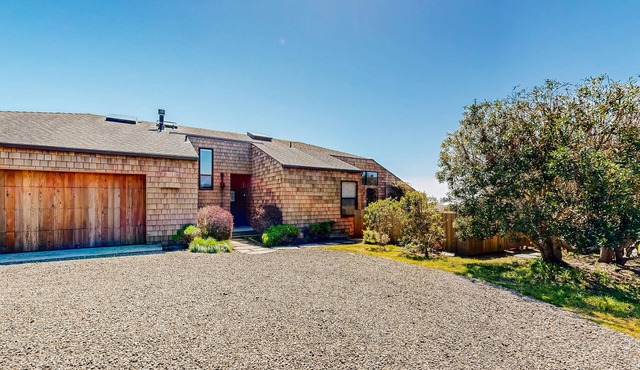 Dog-Friendly Ocean View Home w/Private Hot Tub & Shared Pool - Near Shell Beach