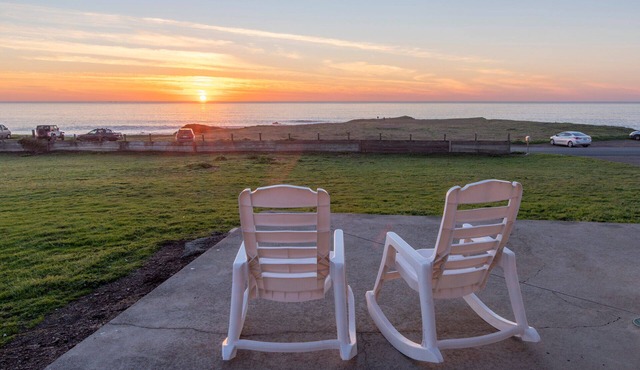Dog friendly! Oceanfront home with side to side views! Hear the sea lions!