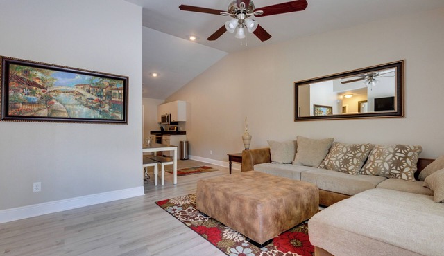 Dog-Friendly Pensacola Duplex ~ 7 Mi to Downtown