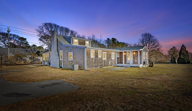 Dog-Friendly Pleasant Lake Cottage in Harwich