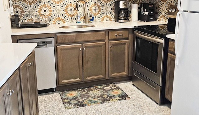 Dog friendly - Private Golden Beach access