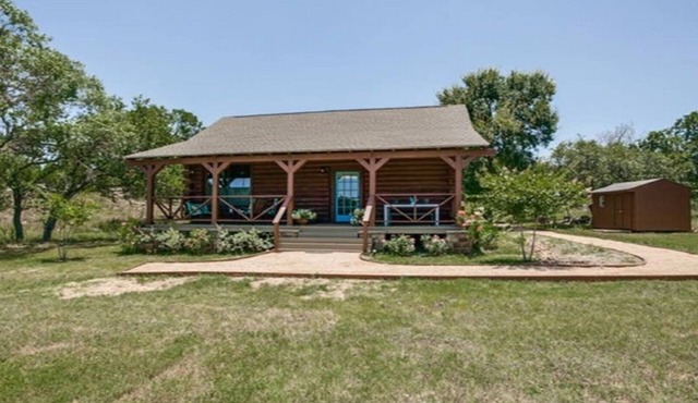 Dog Friendly Private Luxury Cabin in The Texas Hill Country.
