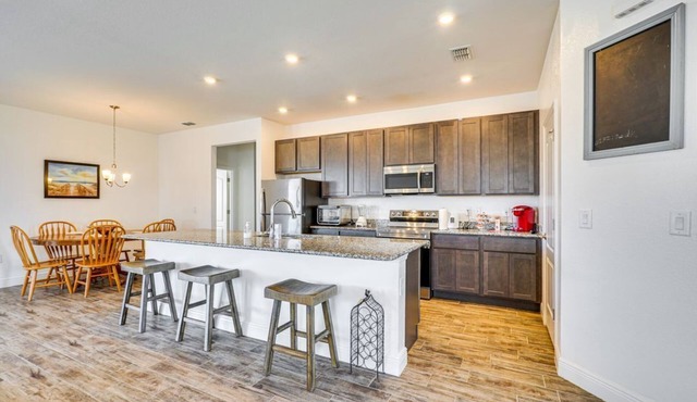 Dog Friendly Punta Gorda w/Lanai & Fire Pit