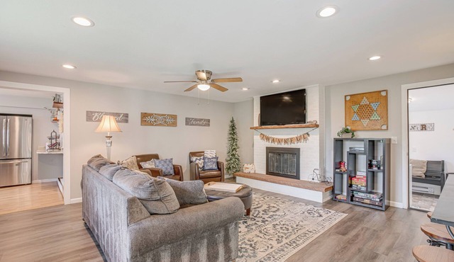 Dog-Friendly Ranch Retreat ~ 5 Mi to Denver!