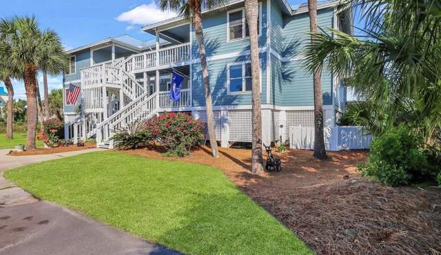 Dog Friendly Remodeled Condo with Beautiful Rookery View