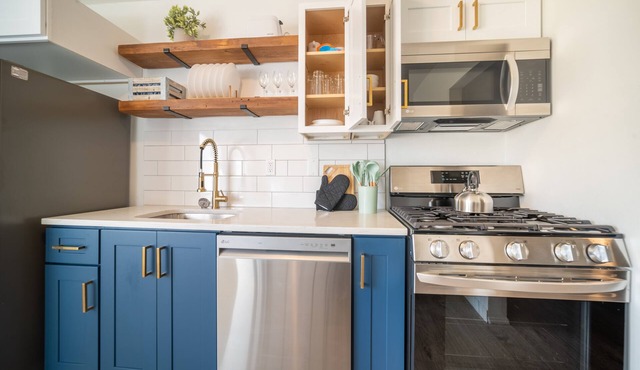 Dog-Friendly Retreat Near Wineries/Spire/GOTL