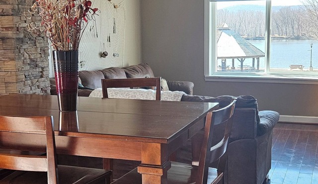 Dog-friendly riverview home on the Mississippi!