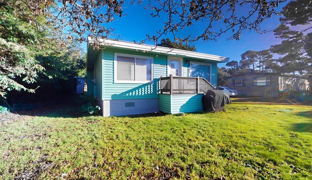 Dog-friendly rustic house near ocean and golf with washer/dryer & gas grill