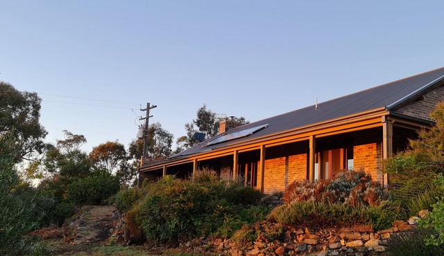 Dog Friendly Snowy Mountains Cottage on Acres