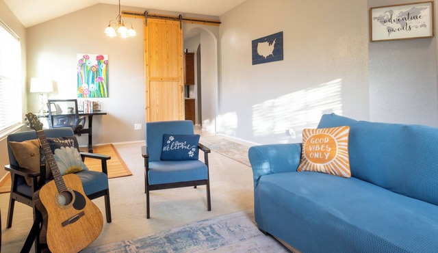 Dog-Friendly/Spacious 4BR/2BA Home/Near Austin/EV Charger/Separate Office