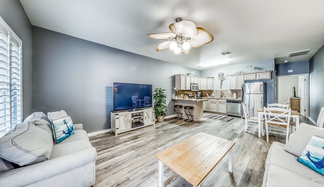 Dog-friendly townhome complete with pool