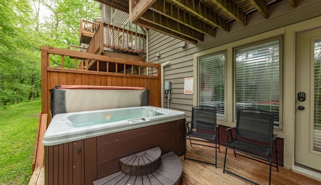 Dog Friendly Townhome w/Hot Tub & Game Room