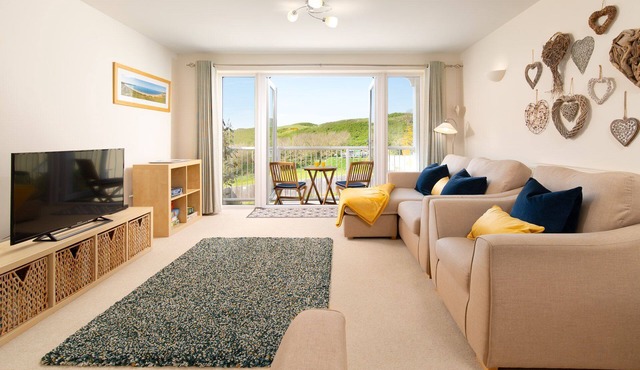 Dog friendly, two bedroom holiday apartment with balcony in Mortehoe, North Devon.